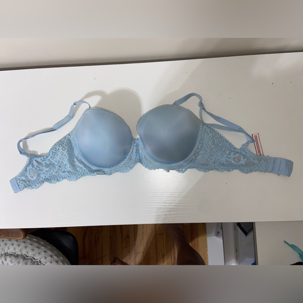 34DD Victorias Secret Bra